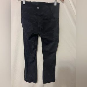Lululemon Black Camo Women’s Leggings Size 6